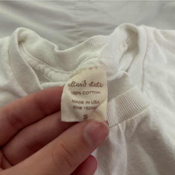 Altar’d State t-shirt - Picture 2 of 3